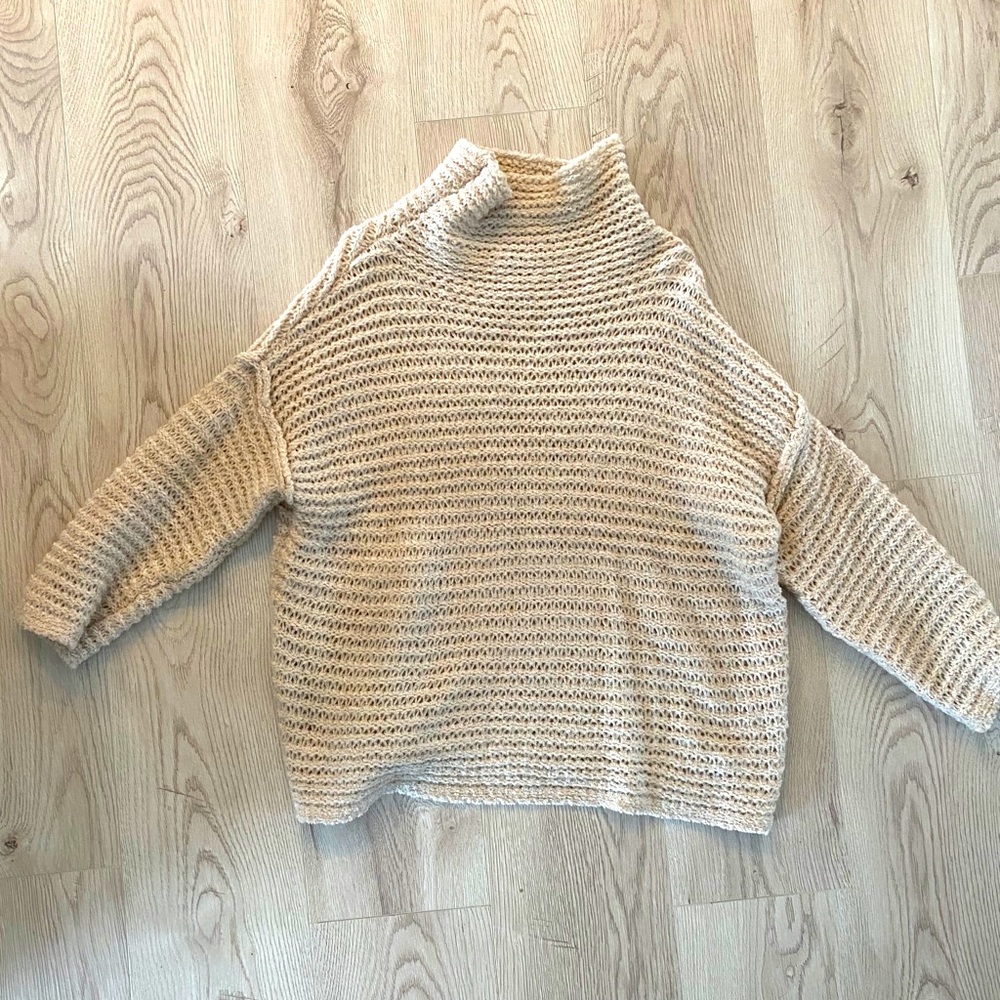 American Eagle Sweater